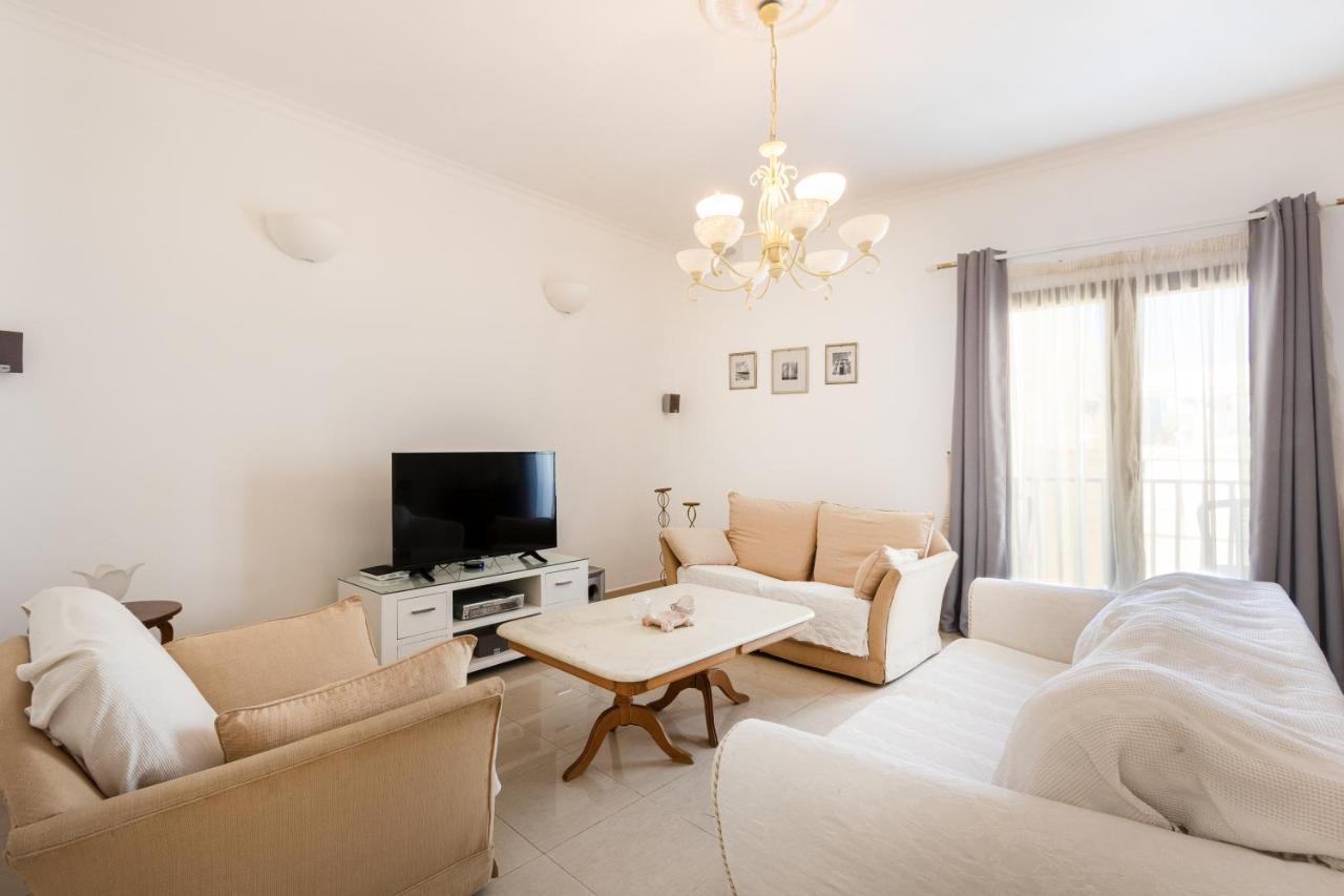 70/2- Spacious & Charming 3 Bedroom Apt In Sliema Exterior photo