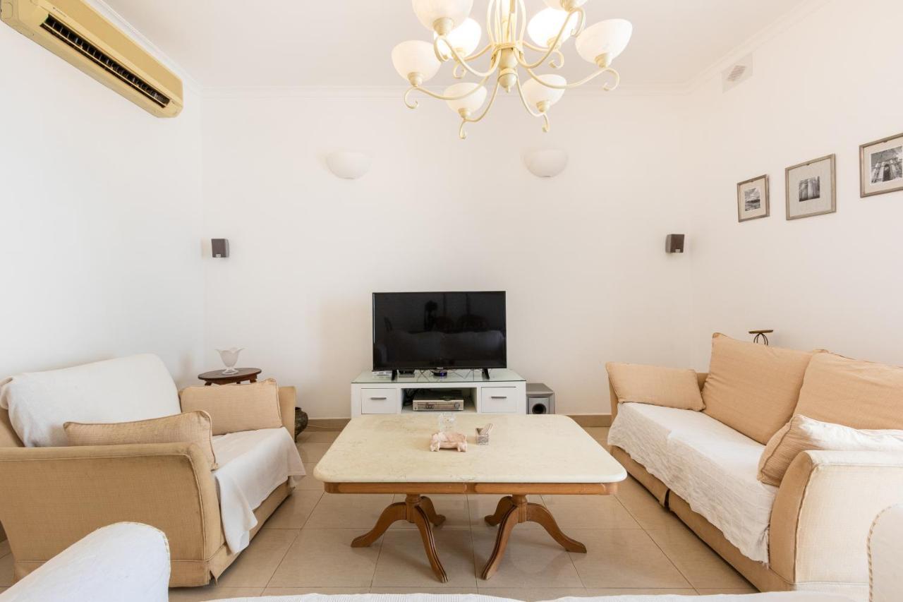 70/2- Spacious & Charming 3 Bedroom Apt In Sliema Exterior photo
