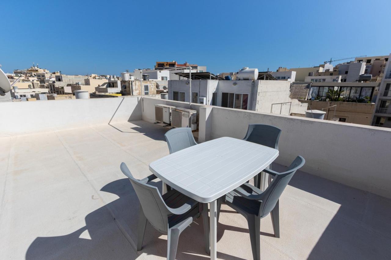 70/2- Spacious & Charming 3 Bedroom Apt In Sliema Exterior photo