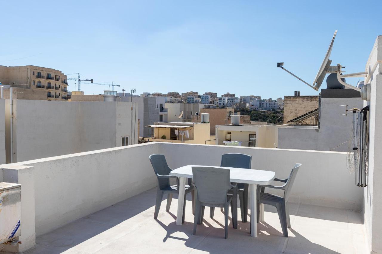70/2- Spacious & Charming 3 Bedroom Apt In Sliema Exterior photo