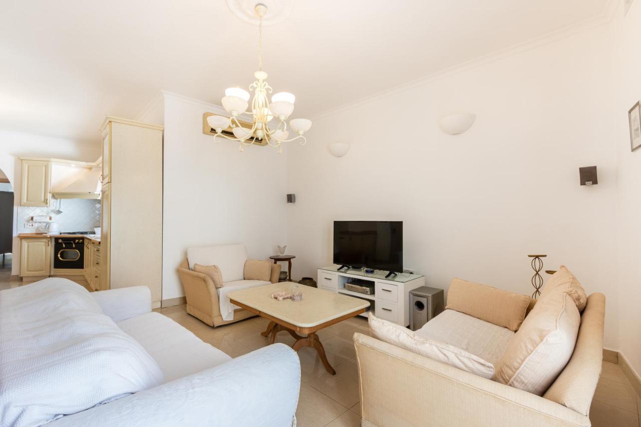 70/2- Spacious & Charming 3 Bedroom Apt In Sliema Exterior photo